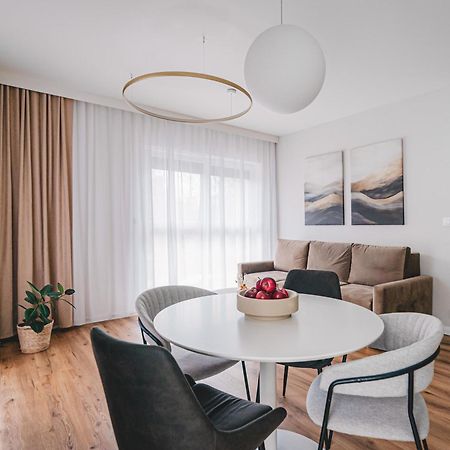 Zen Center Apartment - Free Parking Torun Bagian luar foto