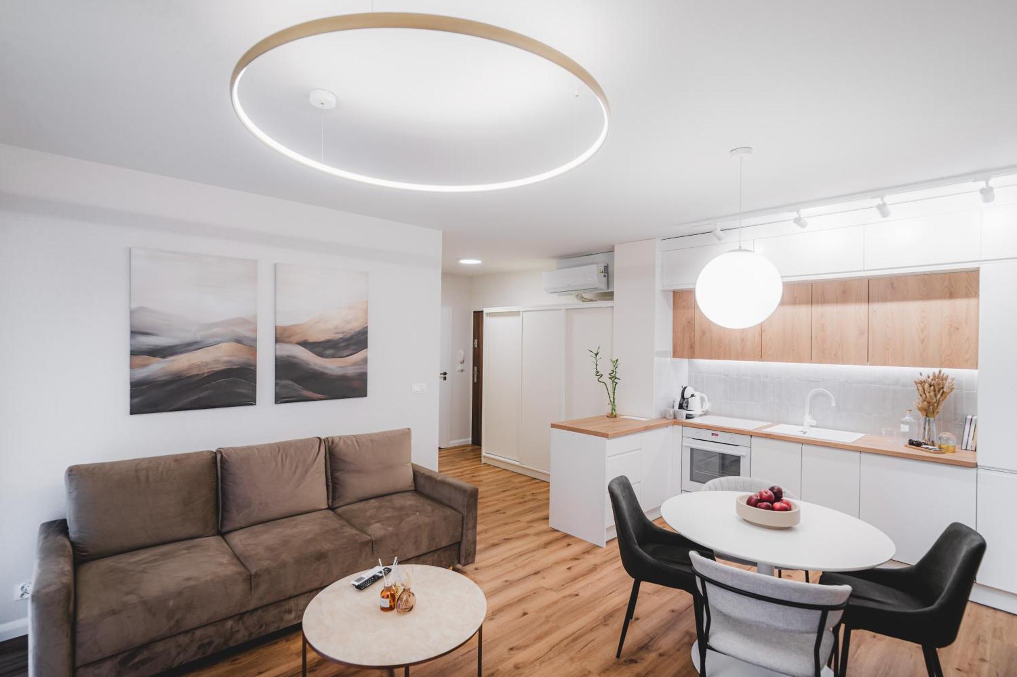 Zen Center Apartment - Free Parking Torun Bagian luar foto