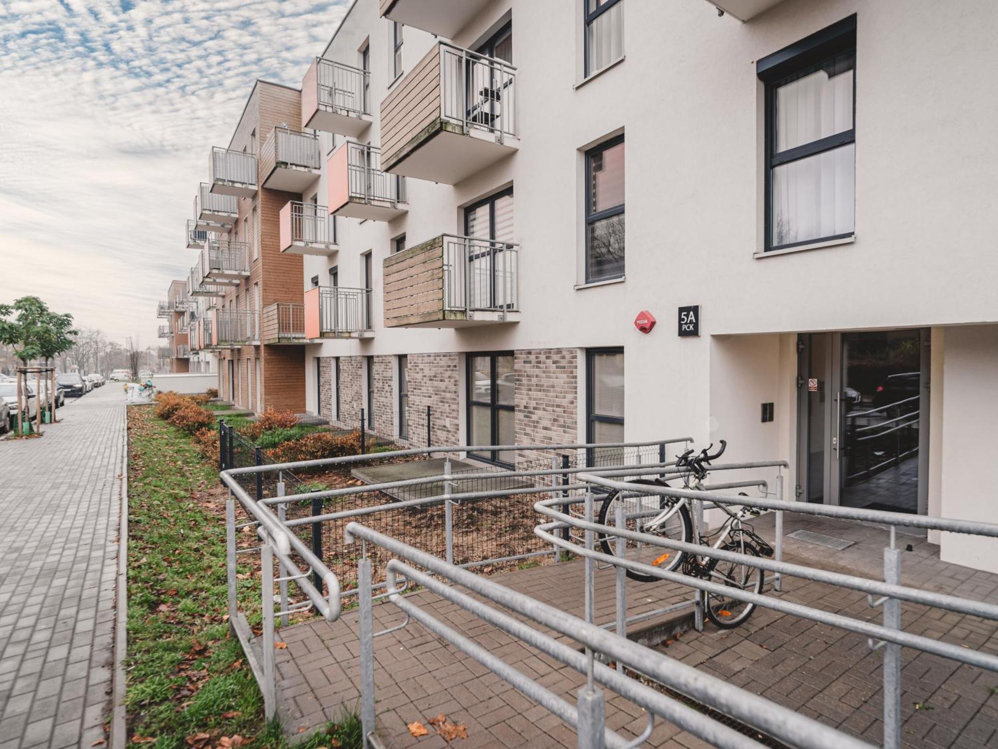 Zen Center Apartment - Free Parking Torun Bagian luar foto